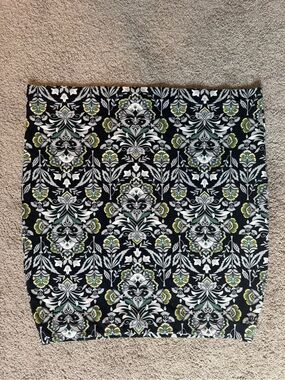 Ann Taylor Navy Floral Damask Pencil Skirt with White and Green Accents